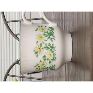 Vintage Taste Setter Collection Floral Tea Cup